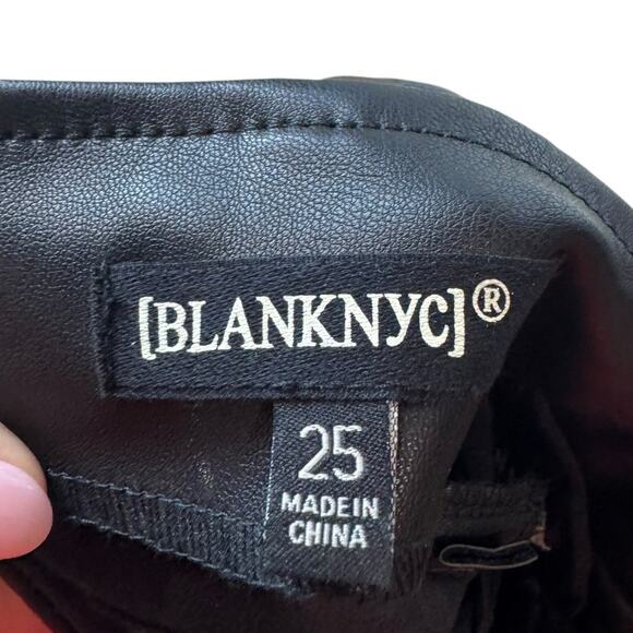 BLANKNYC NWT 25 Black Faux Leather Belted Zip Hook Eye Clasp Mini Skirt Pockets - Picture 6 of 7